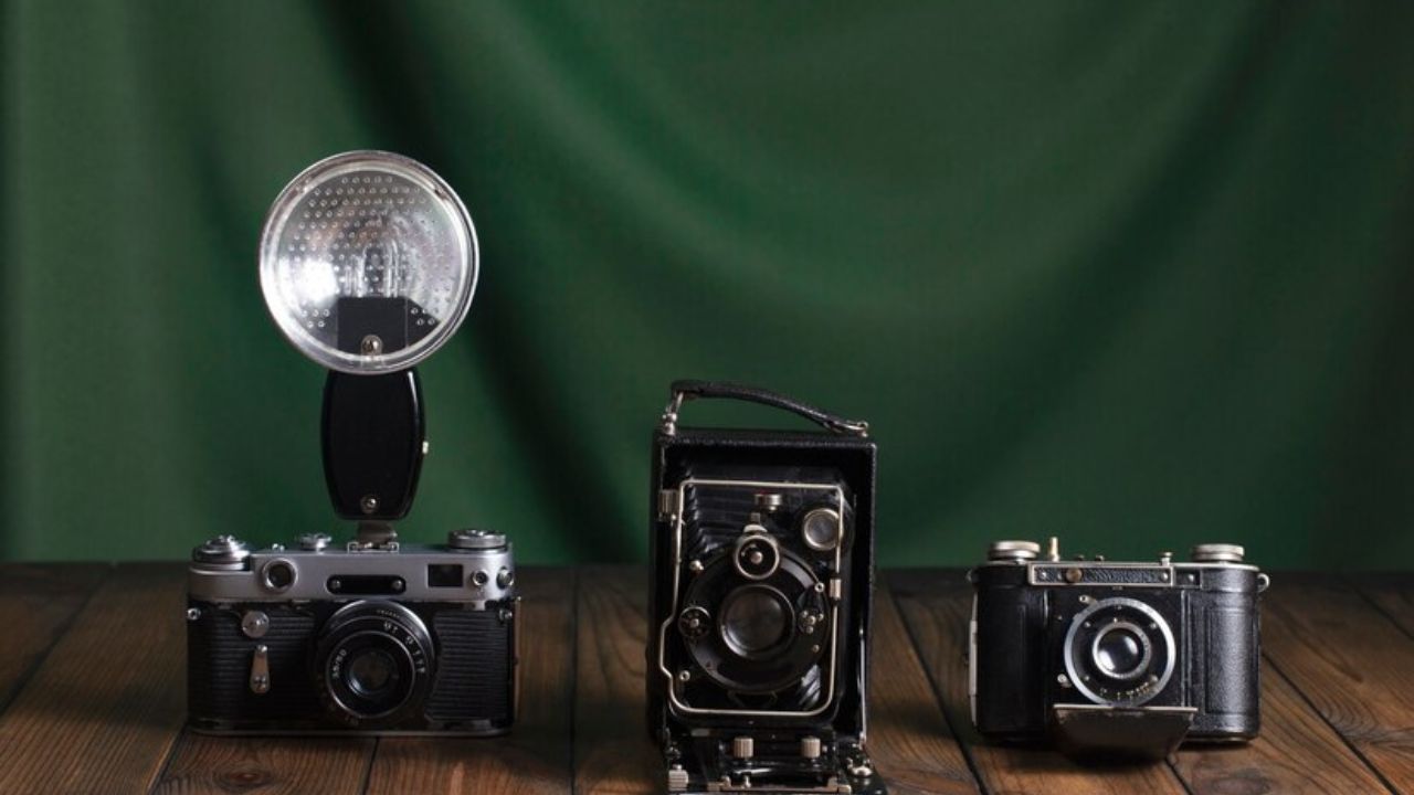 Vintage Camera-Shaped Glass Pipe Available for Sale