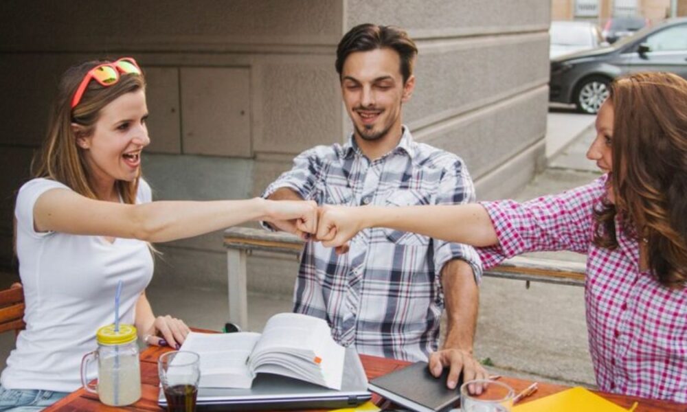 Volunteering Community Engagement Matter in College Admissions