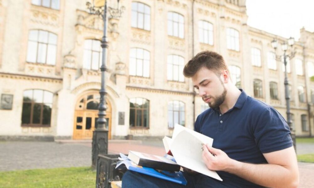 A Guide On When to Start Preparing To Get Into An Ivy League School