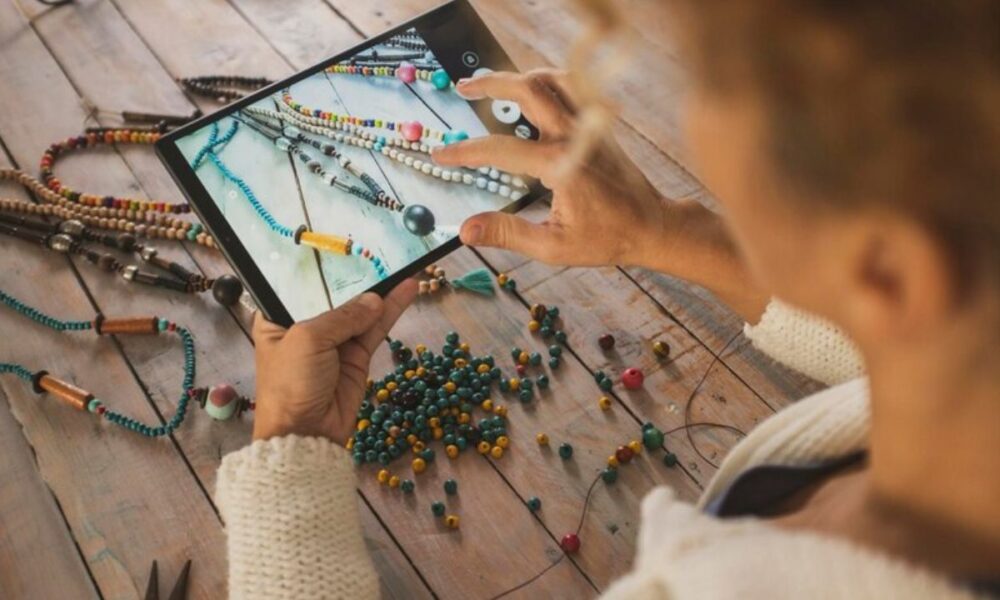 Gloot Craft: Empowering Creators Through Digital and Traditional Methods